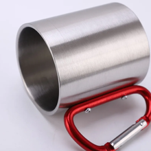 Lade das Bild in den Galerie-Viewer, Edelstahltasse mit Karabinergriff