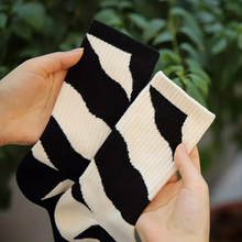 Lade das Bild in den Galerie-Viewer, Mountain Socken | 4 Paar