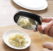 Lade das Bild in den Galerie-Viewer, Knoblauchpresse